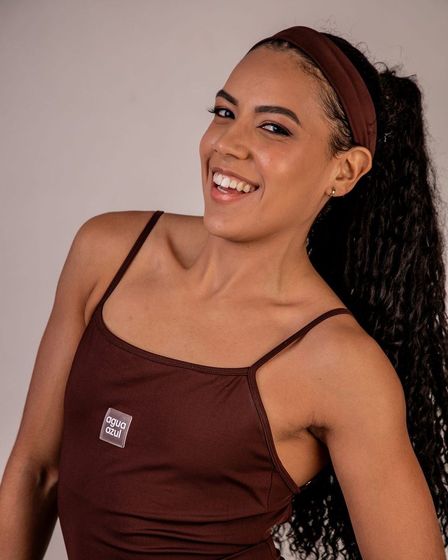 Retrato sorrindo, conteúdo para a marca Água Azul